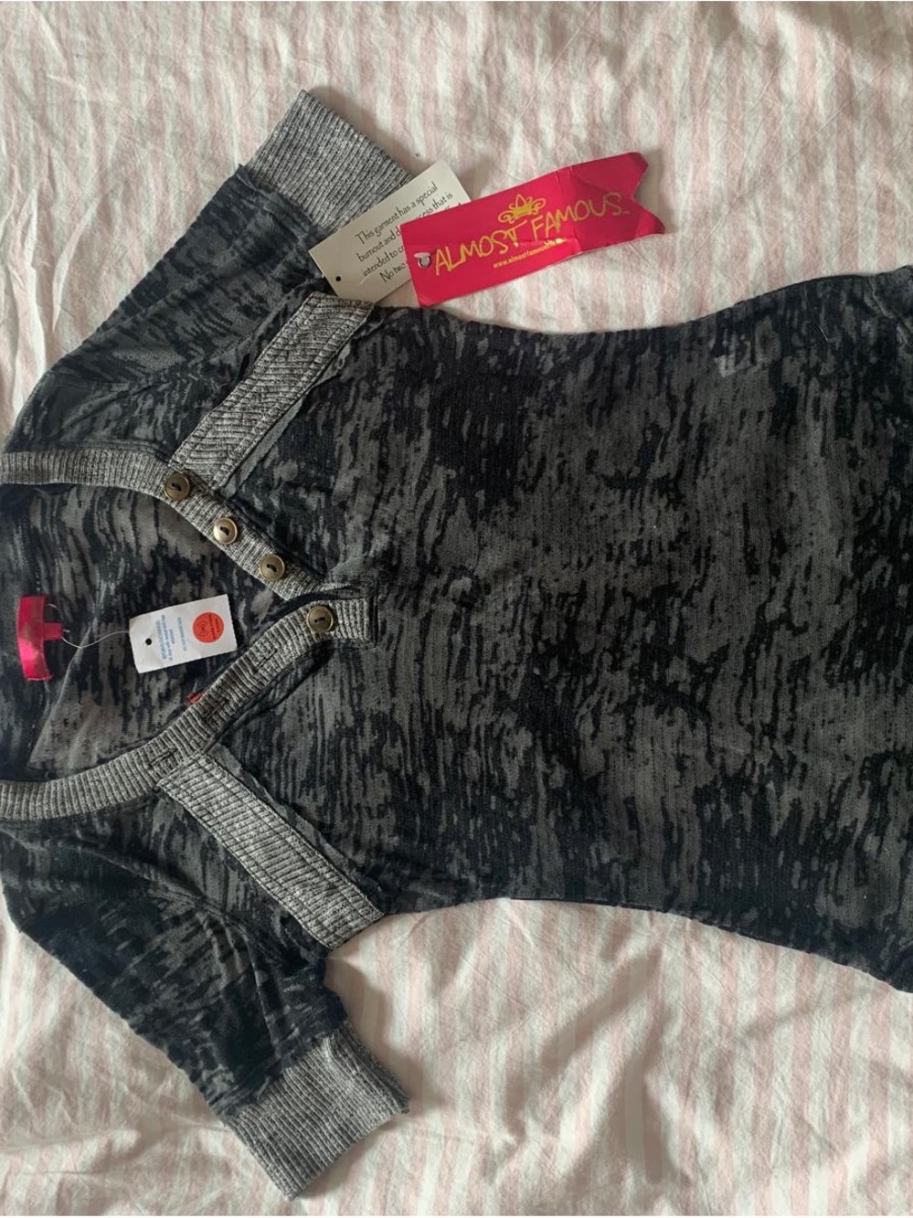 Women top with short sleeves